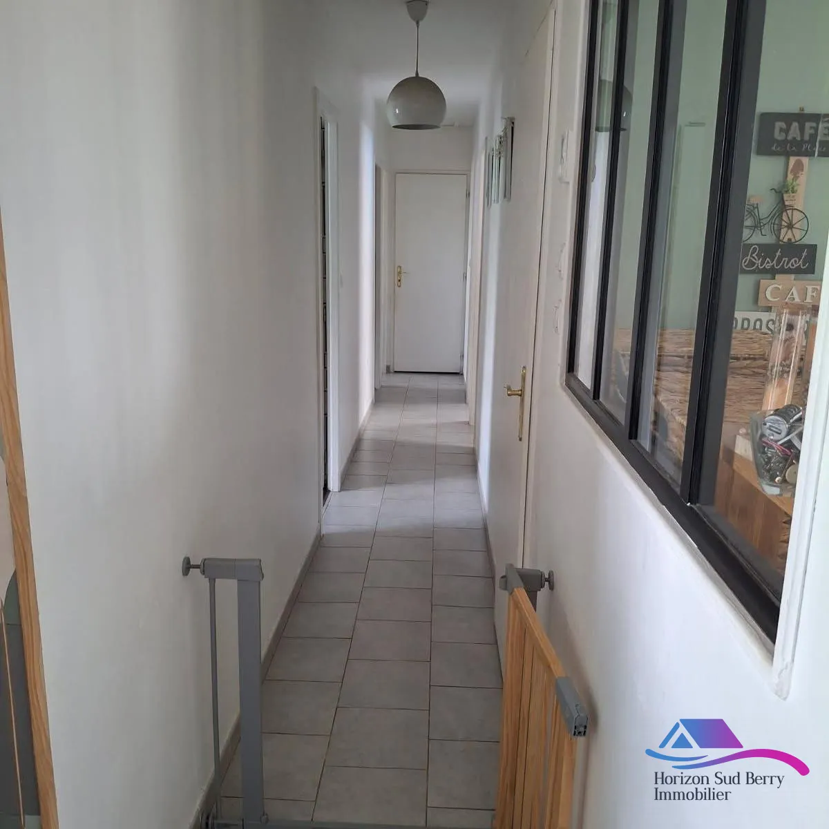 couloir Maison familiale à vendre à Saint-Florent-sur-Cher avec terrasse et jardin de 1000 m² 