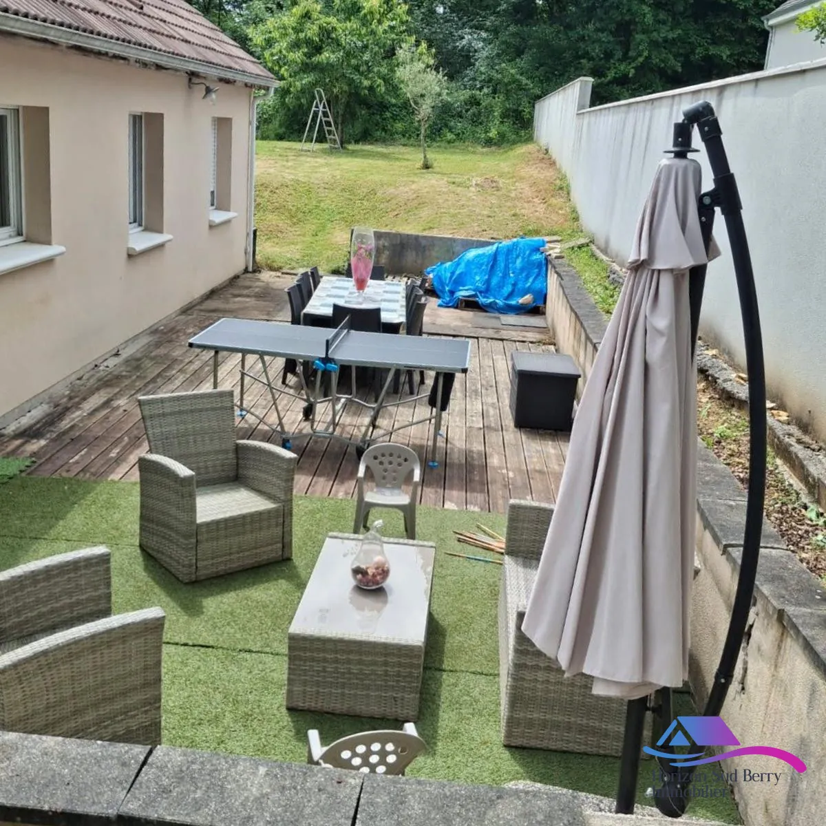 terrasse Maison familiale à vendre à Saint-Florent-sur-Cher avec terrasse et jardin de 1000 m² 