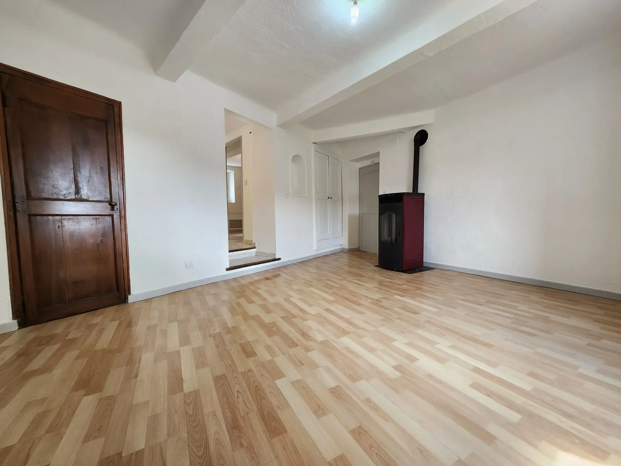 Maison de village à Châteauredon (04) avec deux appartements et grand potentiel 