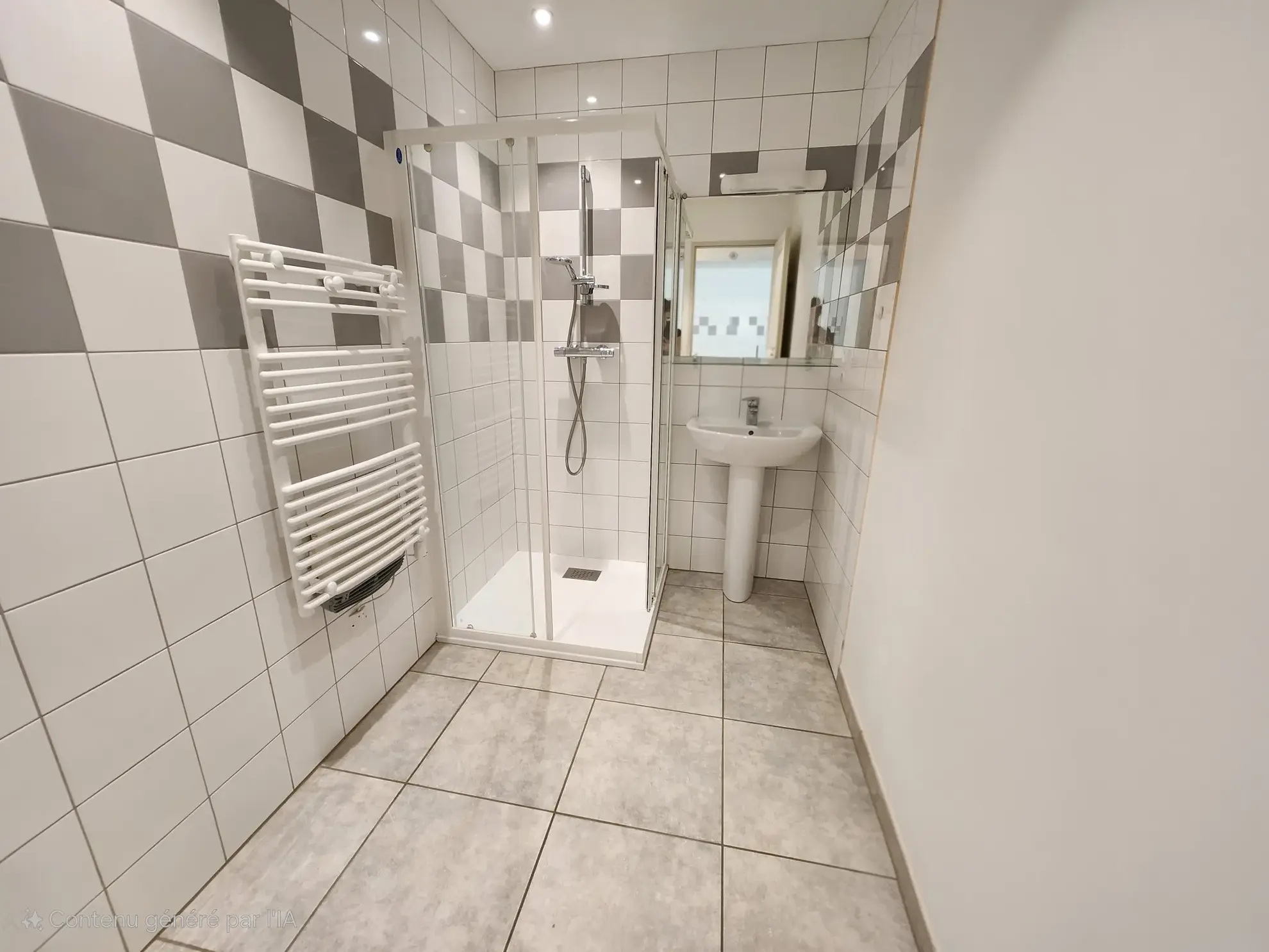 Maison de village à Châteauredon (04) avec deux appartements et grand potentiel 