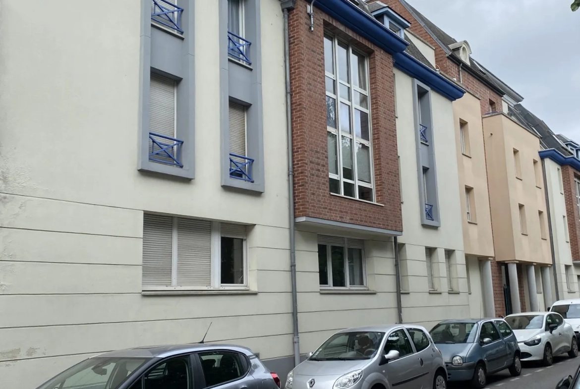 Appartement de 45 m² en rez-de-chaussée à La Madeleine, idéal pour résidence ou professionnel 