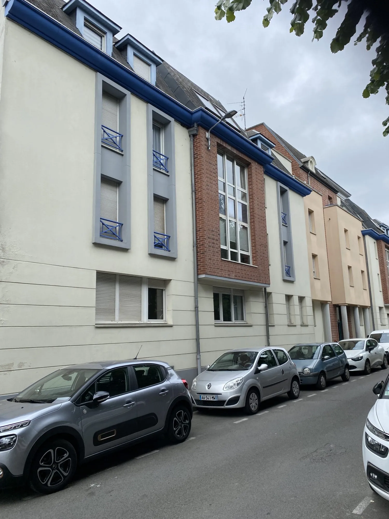 Appartement de 45 m² en rez-de-chaussée à La Madeleine, idéal pour résidence ou professionnel 