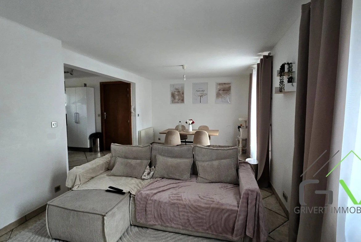 Appartement T3 lumineux de 60 m² aux Oliviers à Nîmes avec balcon et stationnement 