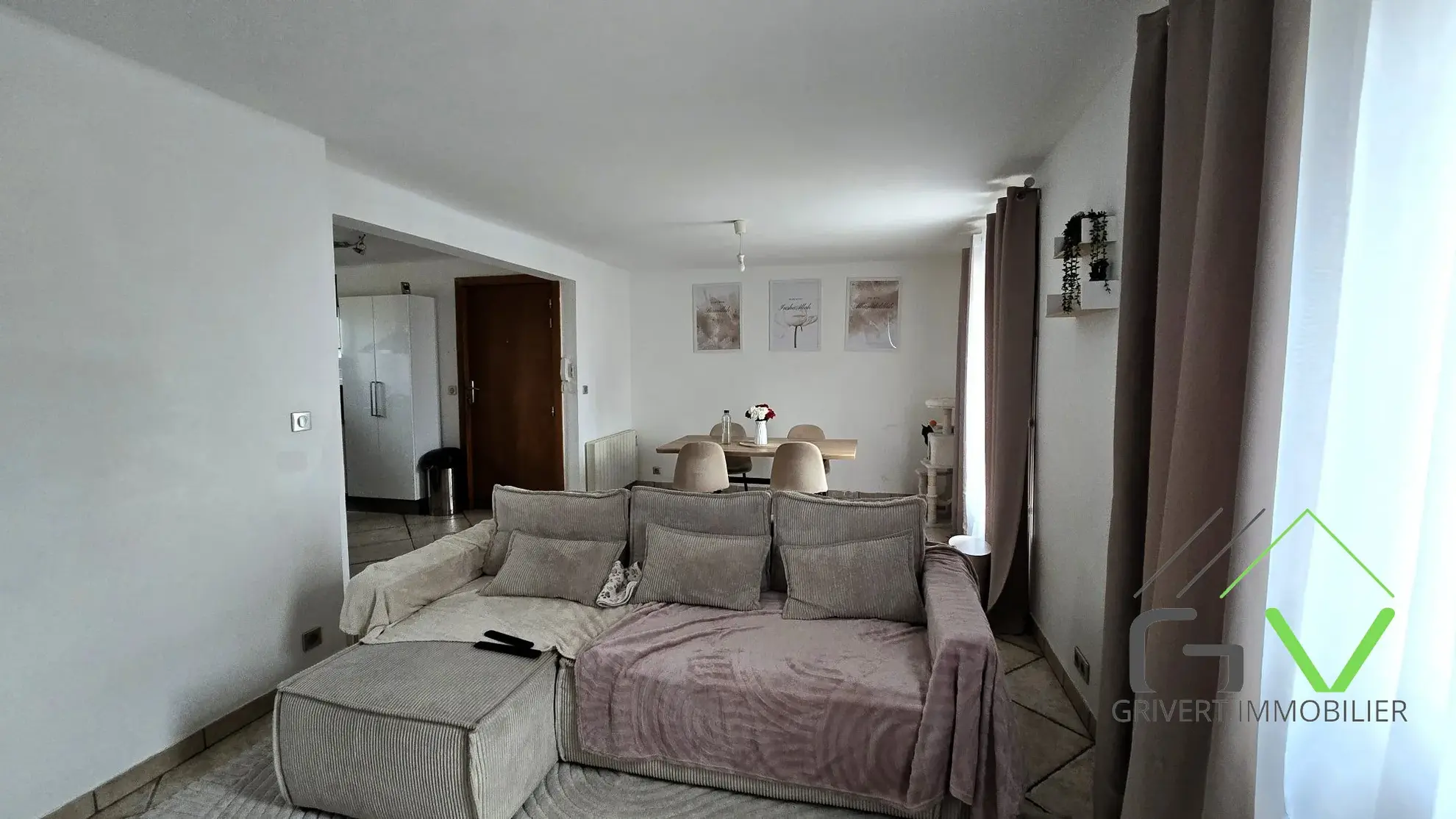 Appartement T3 lumineux de 60 m² aux Oliviers à Nîmes avec balcon et stationnement 