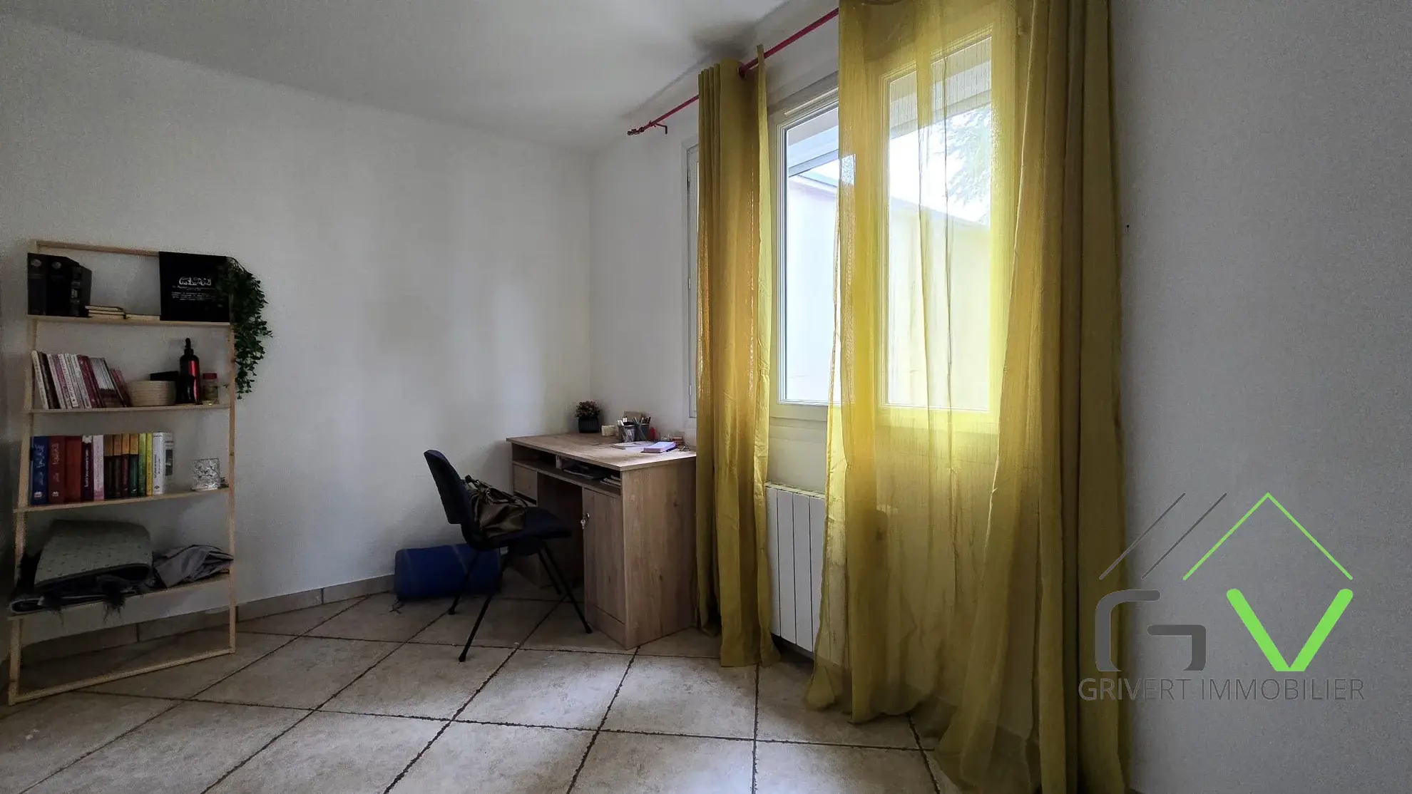 Appartement T3 lumineux de 60 m² aux Oliviers à Nîmes avec balcon et stationnement 