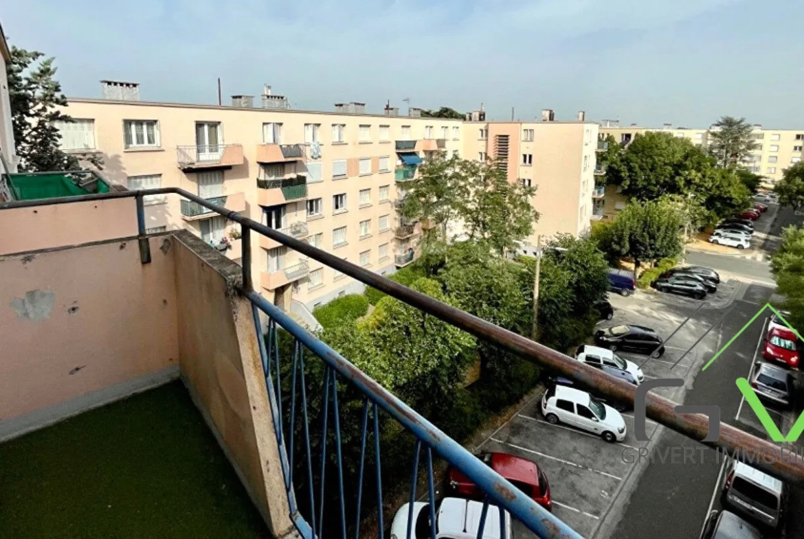 Appartement T3 lumineux de 60 m² aux Oliviers à Nîmes avec balcon et stationnement 