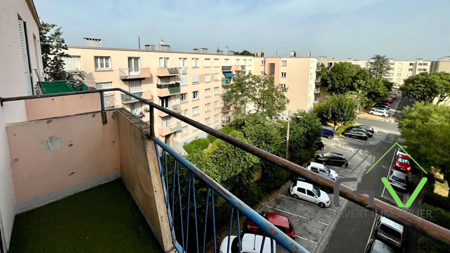 Appartement T3 lumineux de 60 m² aux Oliviers à Nîmes avec balcon et stationnement 