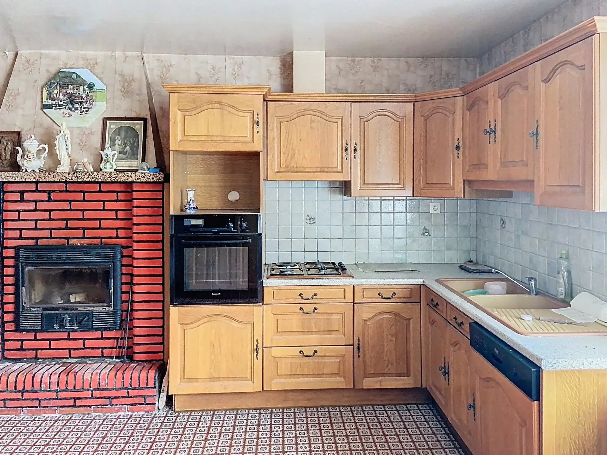 Charmante maison de campagne à rénover à Tremblay, 75 m² avec grand terrain 