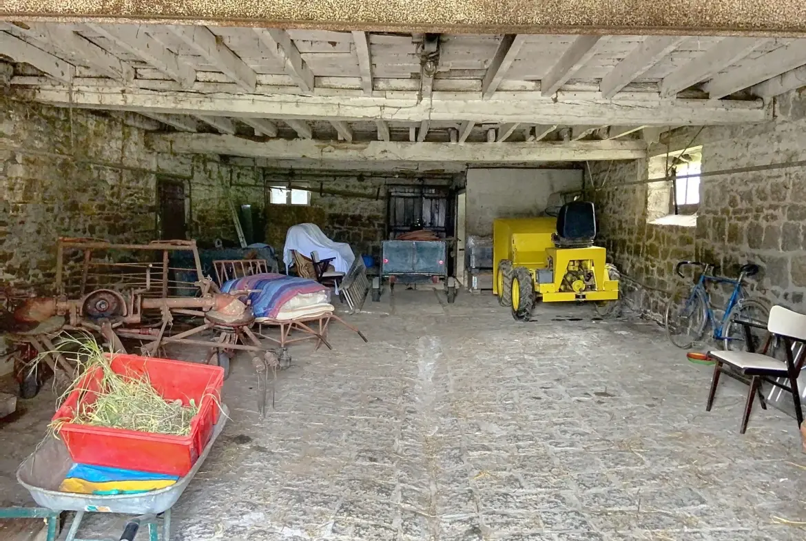 Charmante maison de campagne à rénover à Tremblay, 75 m² avec grand terrain 