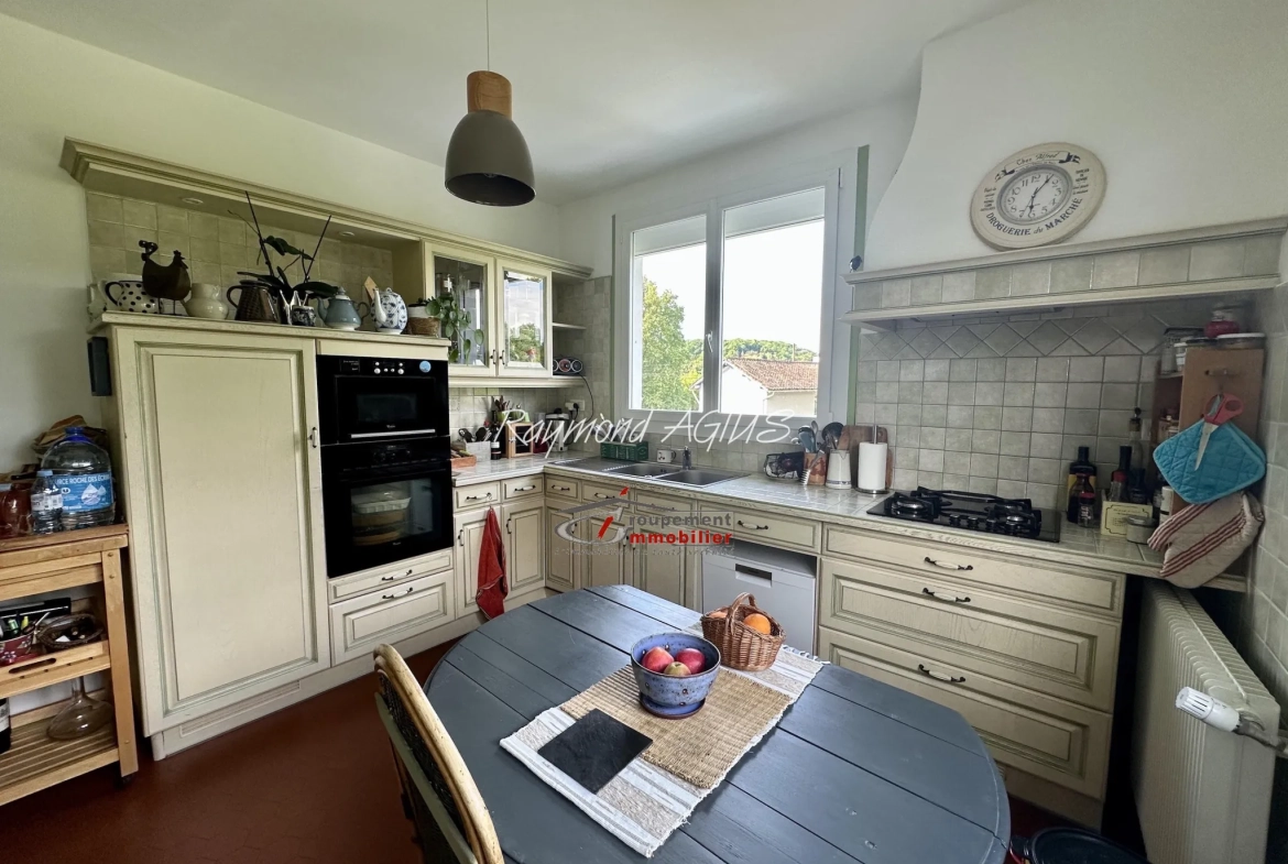 Maison de 5 chambres avec appartement indépendant et jardin à Pineuilh 