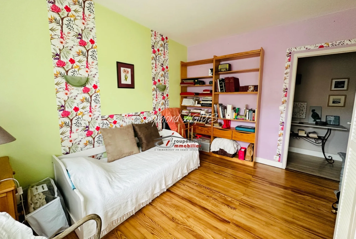 Maison de 5 chambres avec appartement indépendant et jardin à Pineuilh 