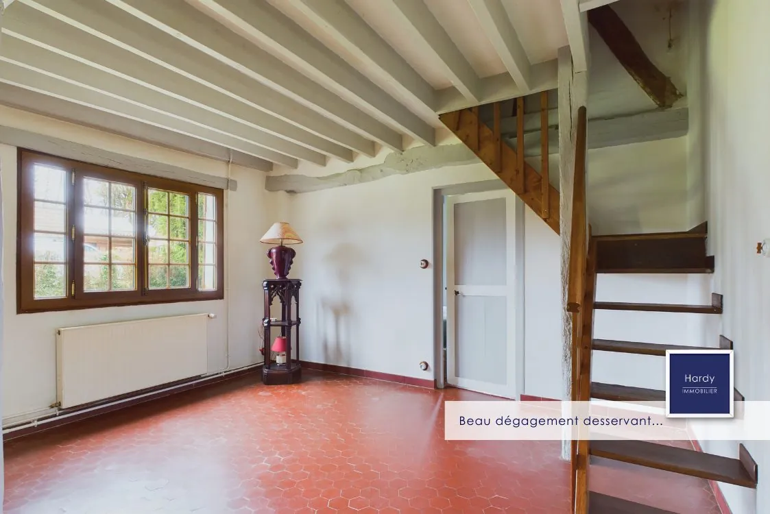 Maison à rénover de 180 m² à Auneuil avec 4 chambres et grand jardin 
