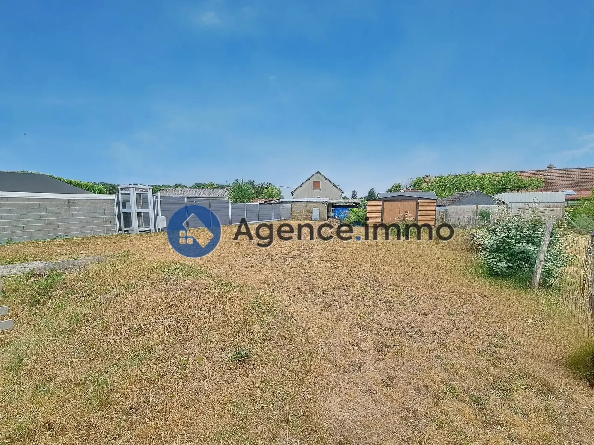Maison de bourg rénovée à Changé avec jardin et garage - Opportunité à saisir 