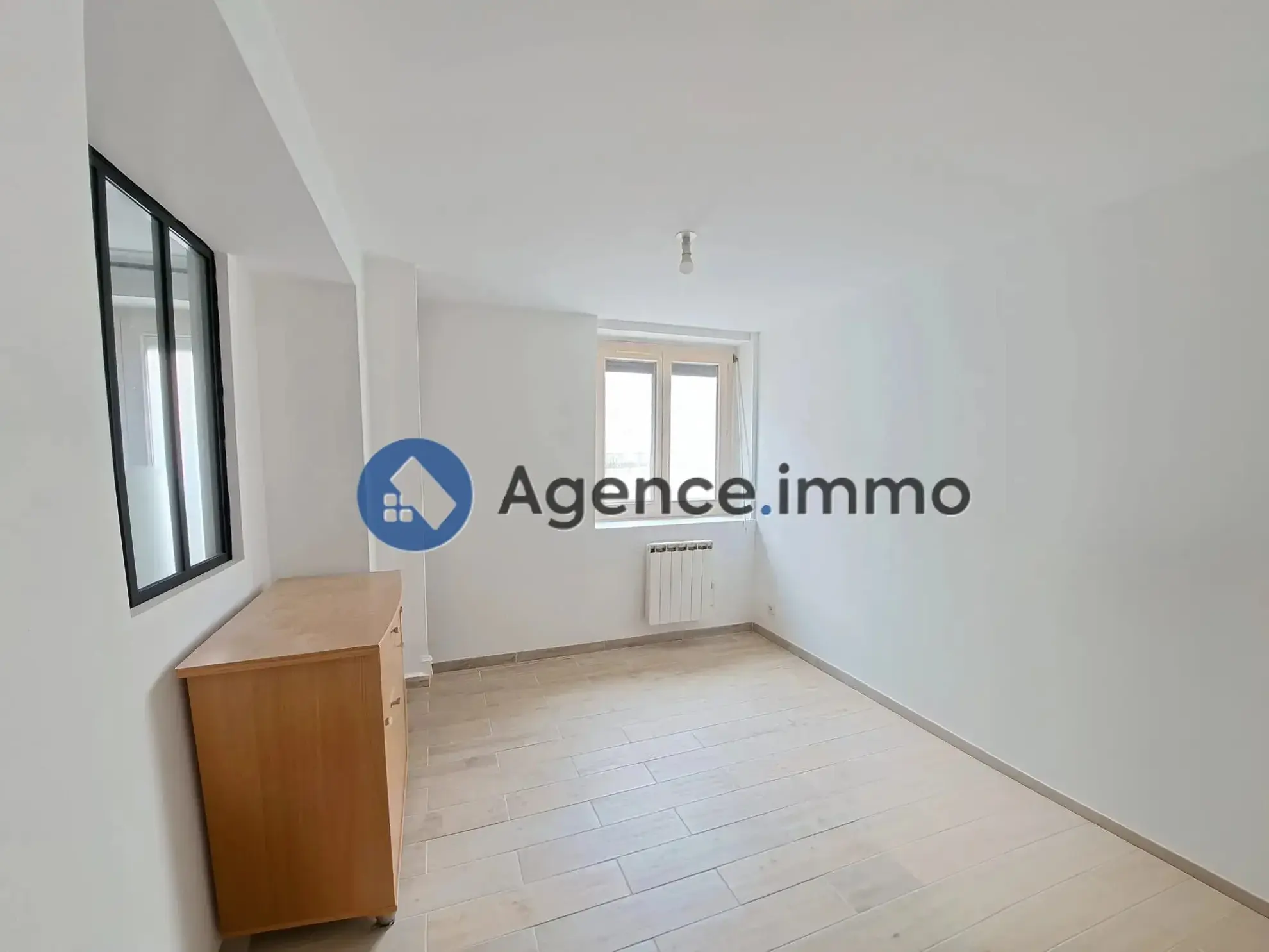 Maison de bourg rénovée à Changé avec jardin et garage - Opportunité à saisir 