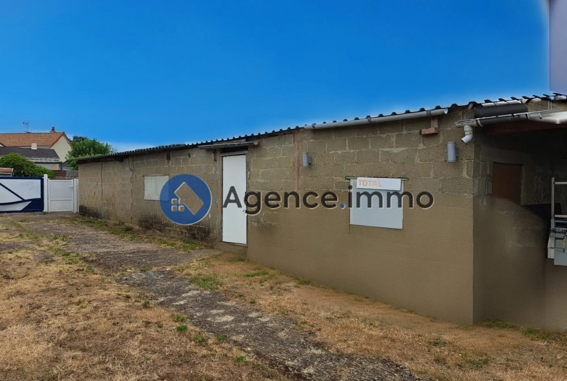 Maison de bourg rénovée à Changé avec jardin et garage - Opportunité à saisir 