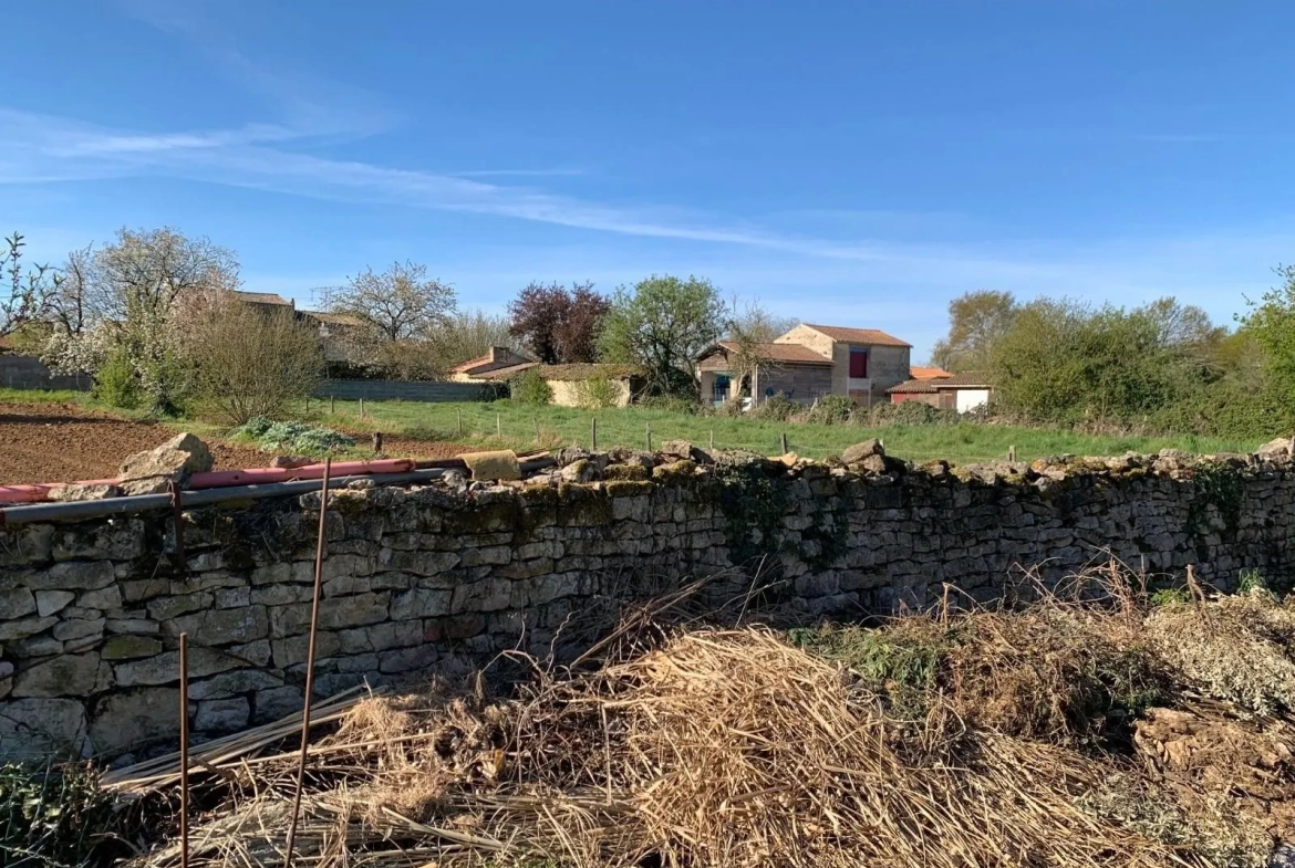 Terrain constructible de 1358 m² à Thorigné, non viabilisé 