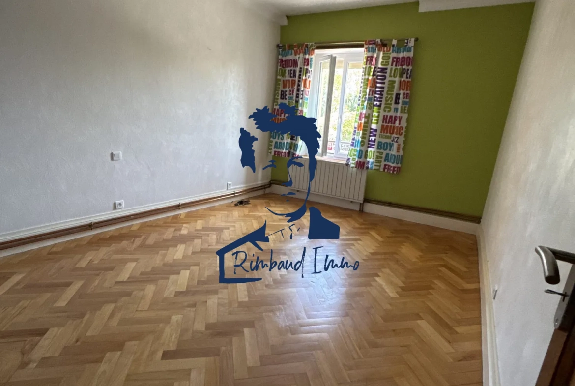 Maison familiale de 130 m² avec jardin à Prix-lès-Mézières 