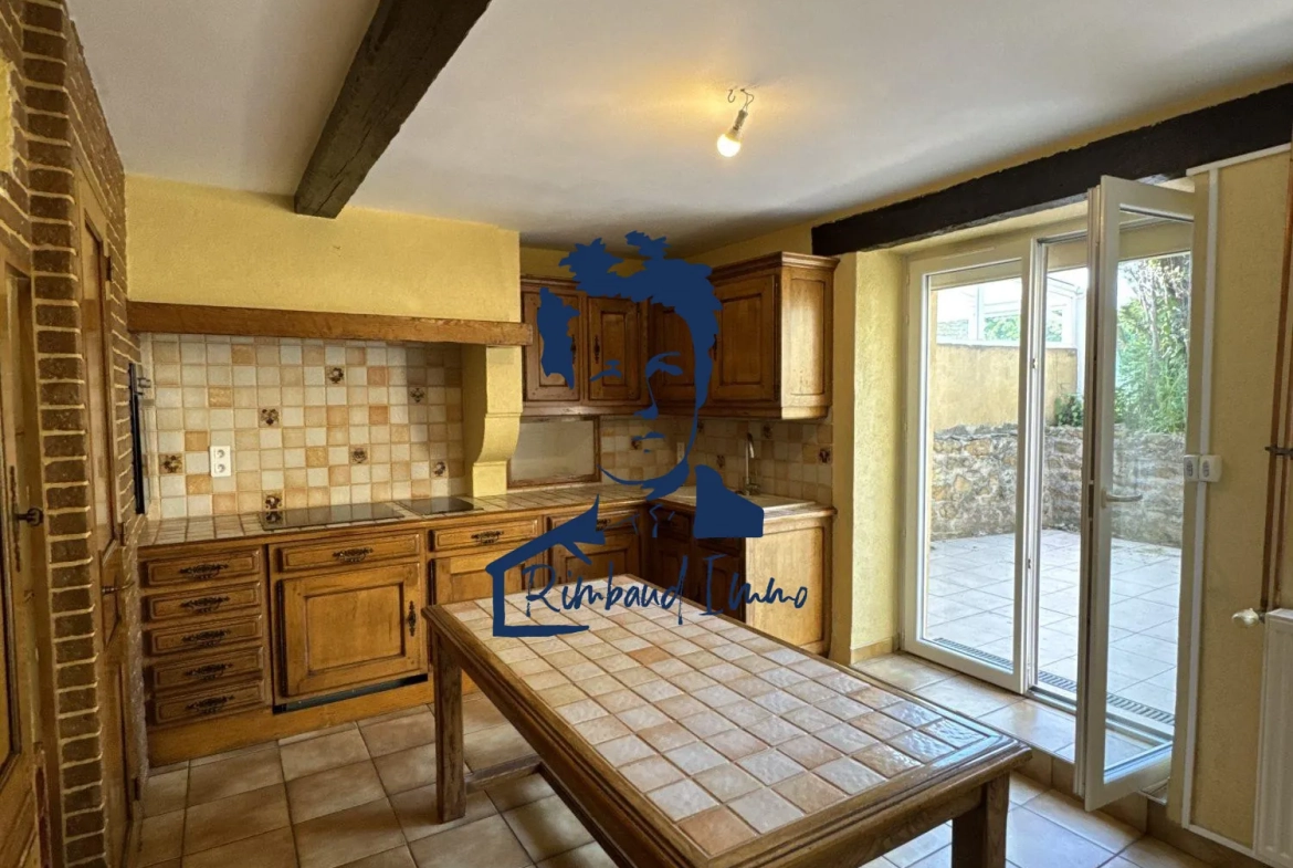 Maison familiale de 130 m² avec jardin à Prix-lès-Mézières 