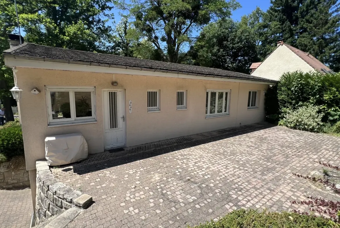 Maison de plain-pied à Boutigny-sur-Essonne avec jardin, terrasse et stationnement 