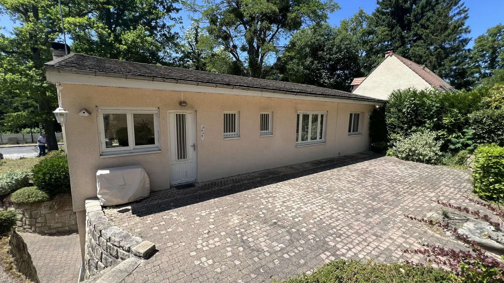 Maison de plain-pied à Boutigny-sur-Essonne avec jardin, terrasse et stationnement 