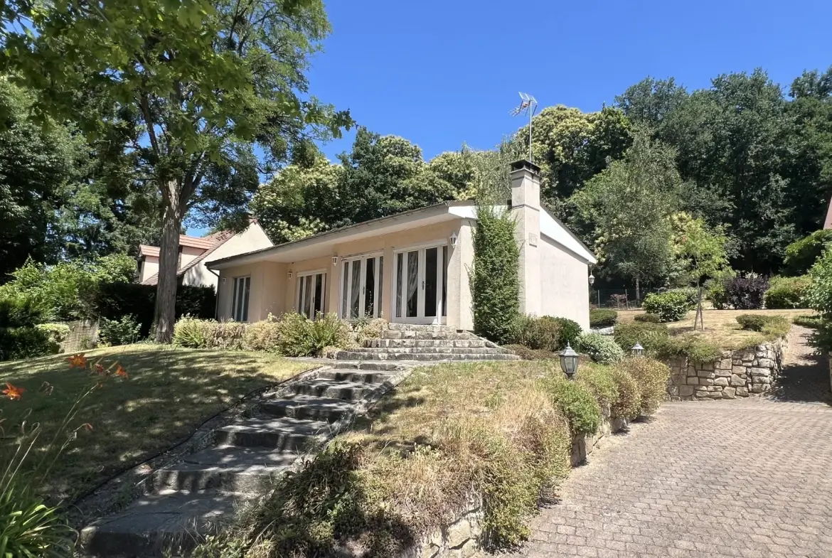 Maison de plain-pied à Boutigny-sur-Essonne avec jardin, terrasse et stationnement 