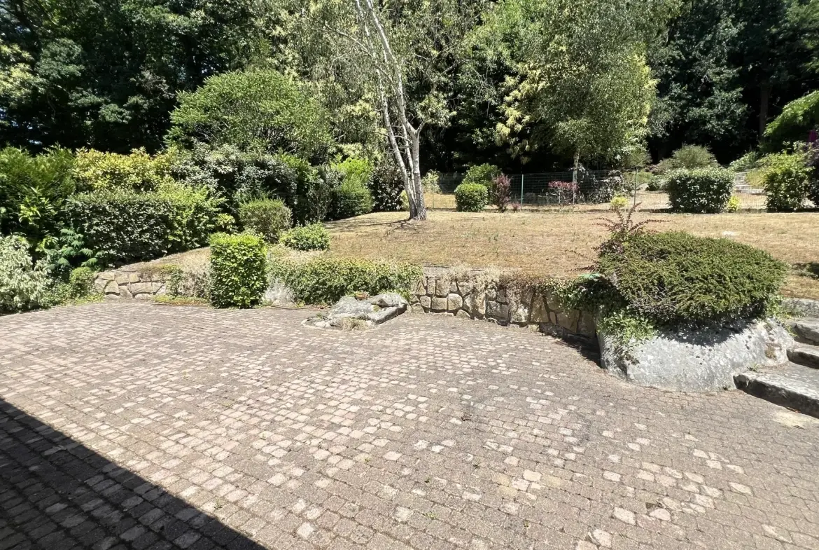 Maison de plain-pied à Boutigny-sur-Essonne avec jardin, terrasse et stationnement 