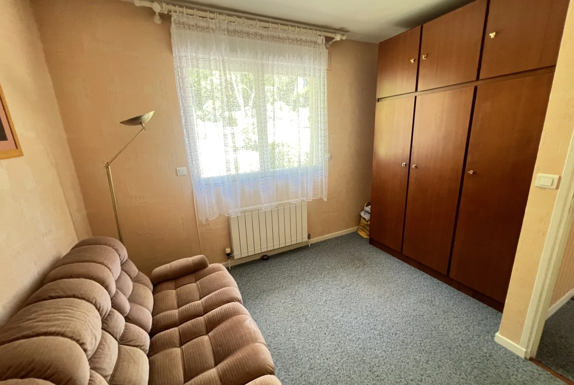 Maison de plain-pied à Boutigny-sur-Essonne avec jardin, terrasse et stationnement 