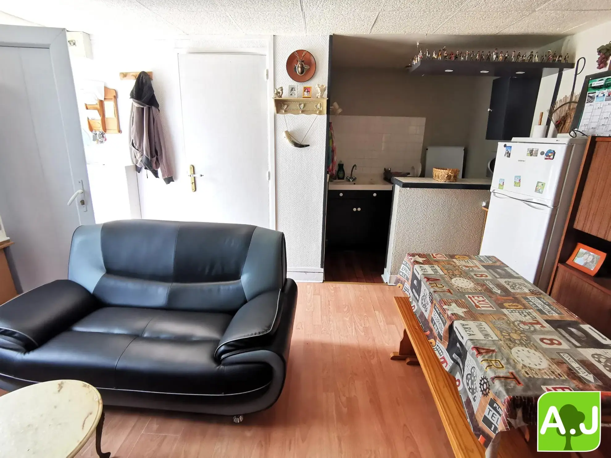 Charmant T2 loué à Ezy-sur-Eure avec garage et parking 