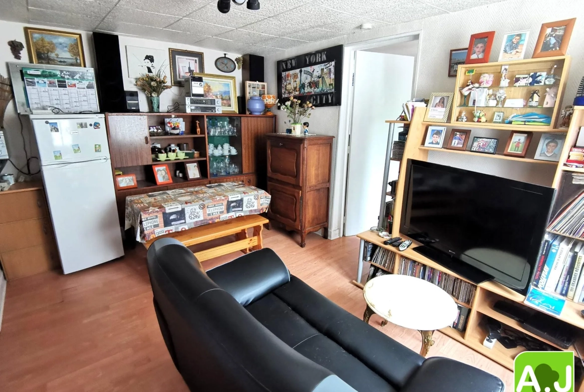 Charmant T2 loué à Ezy-sur-Eure avec garage et parking 