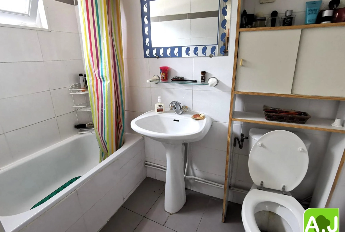 Charmant T2 loué à Ezy-sur-Eure avec garage et parking 
