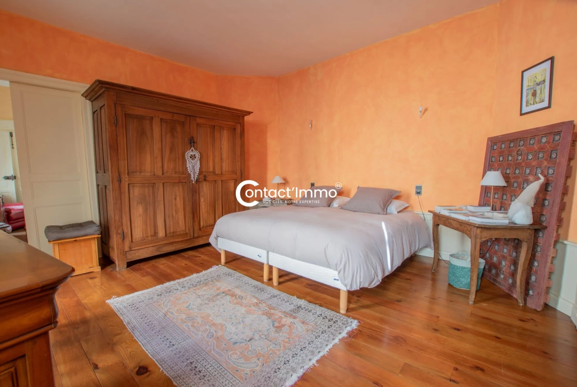 Appartement T5 de 143m² avec cave au cœur de Thiers 