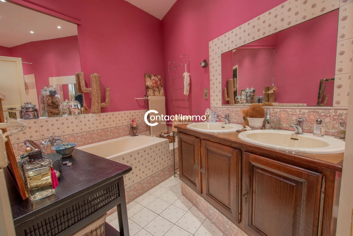 Appartement T5 de 143m² avec cave au cœur de Thiers 