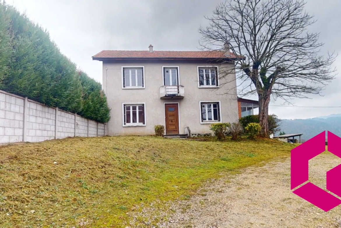 Maison à Retournac proche centre avec terrain constructible et travaux à prévoir 