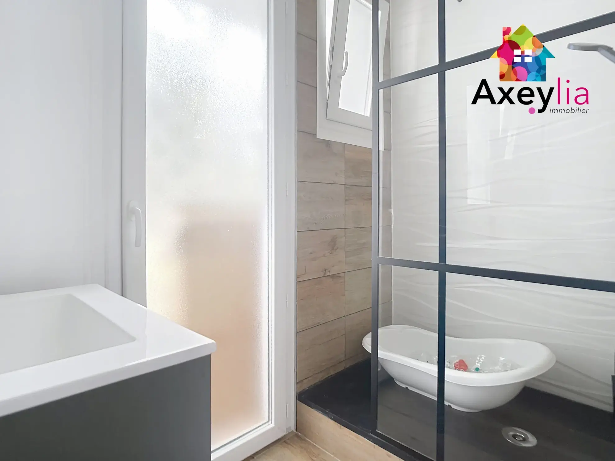 Appartement T4 rénové avec balcon au centre de Roanne 