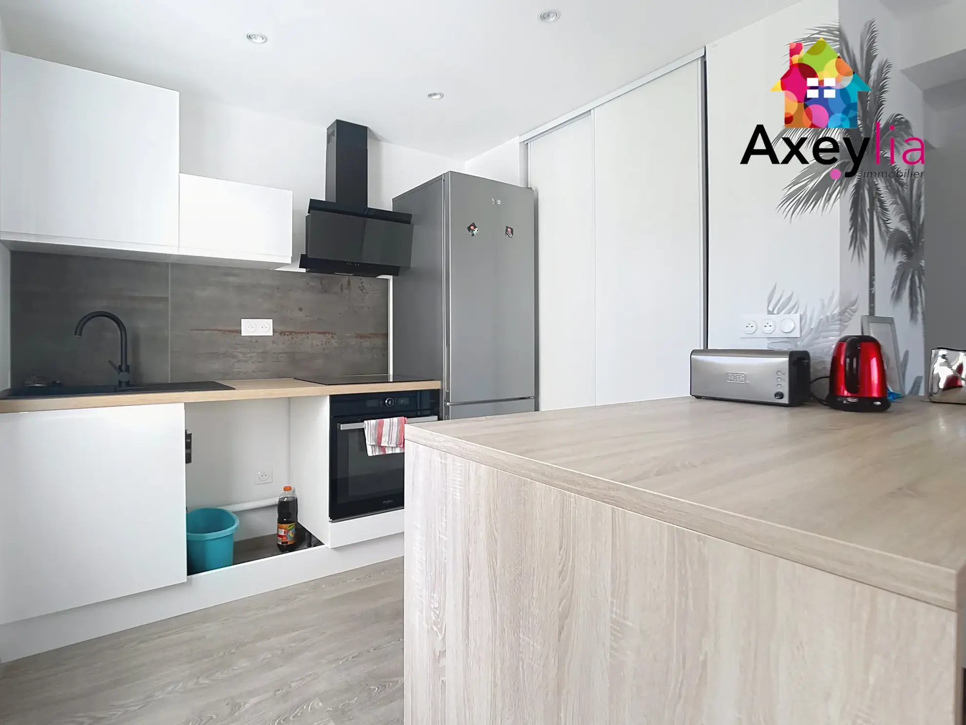 Appartement T4 rénové avec balcon au centre de Roanne 