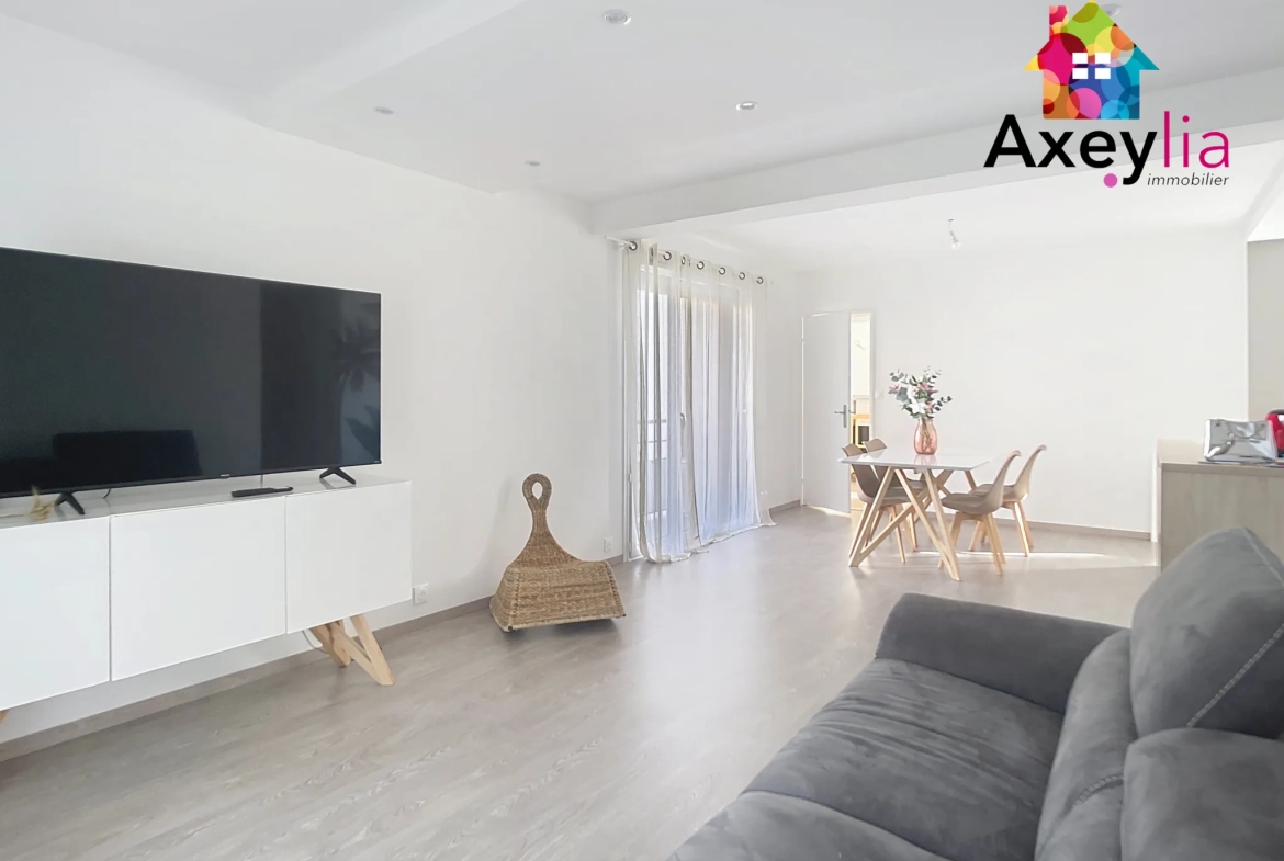 Appartement T4 rénové avec balcon au centre de Roanne 