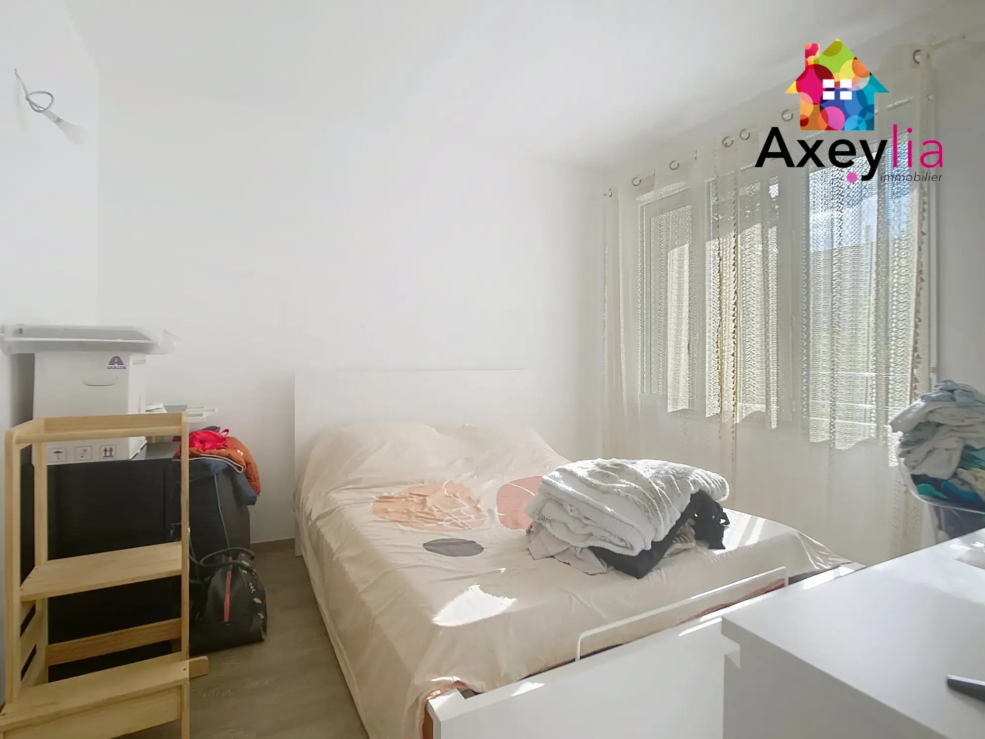 Appartement T4 rénové avec balcon au centre de Roanne 