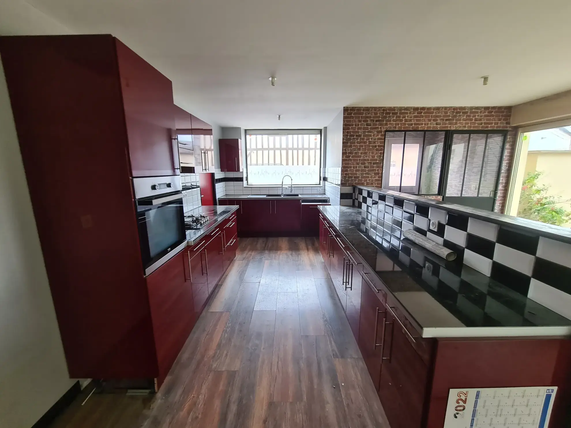 Ensemble immobilier à Villiers en lieu avec 8 chambres, garage et terrain de 1630 m² 