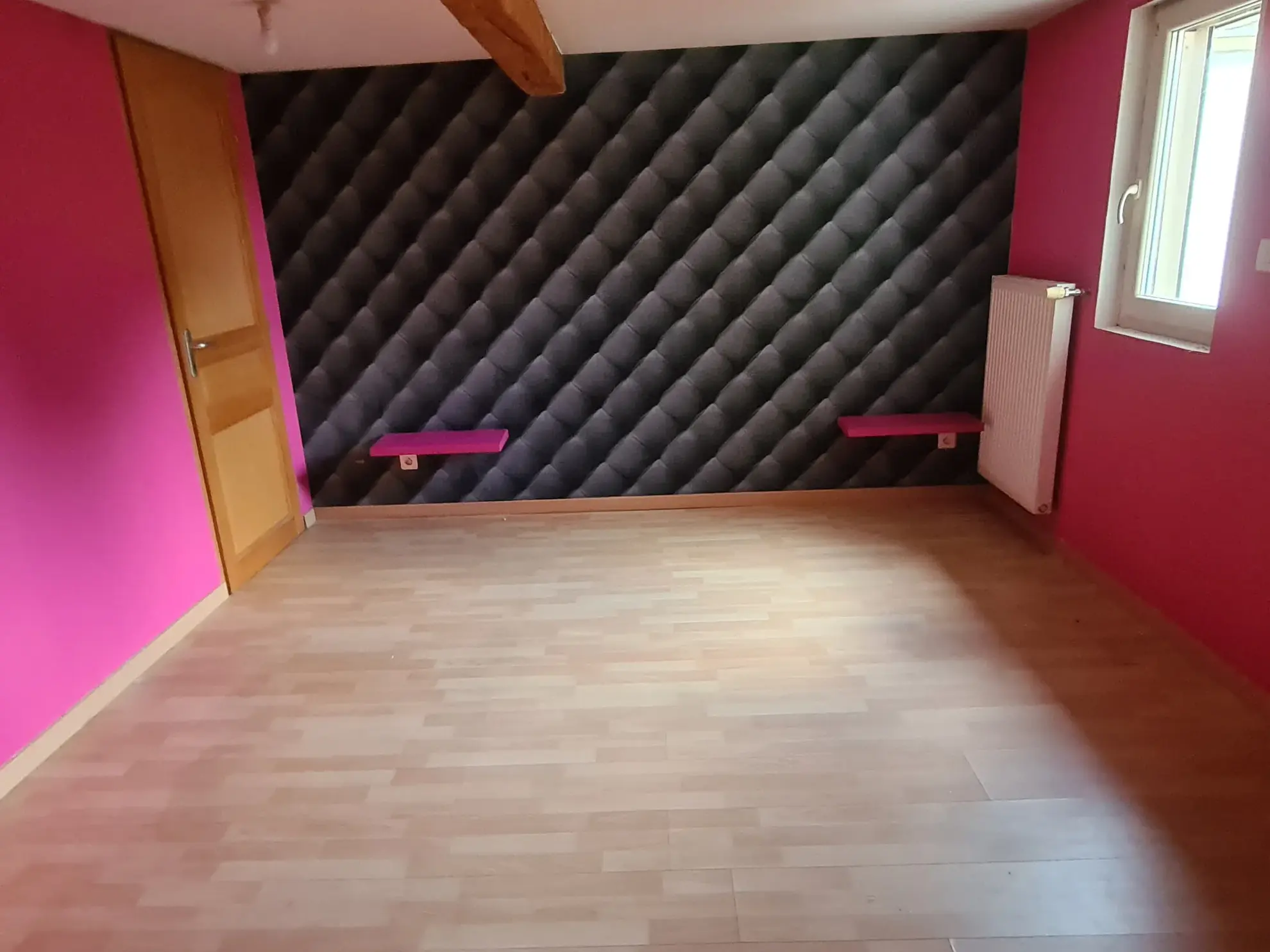 Ensemble immobilier à Villiers en lieu avec 8 chambres, garage et terrain de 1630 m² 