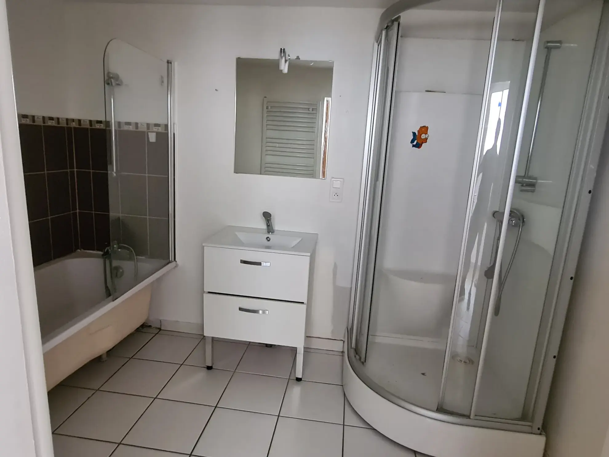 Ensemble immobilier à Villiers en lieu avec 8 chambres, garage et terrain de 1630 m² 