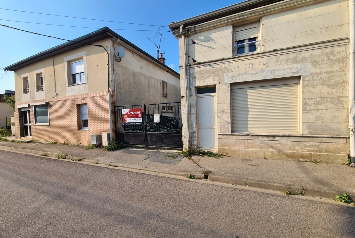 Ensemble immobilier à Villiers en lieu avec 8 chambres, garage et terrain de 1630 m² 