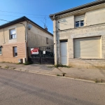 Ensemble immobilier à Villiers en lieu avec 8 chambres, garage et terrain de 1630 m²
