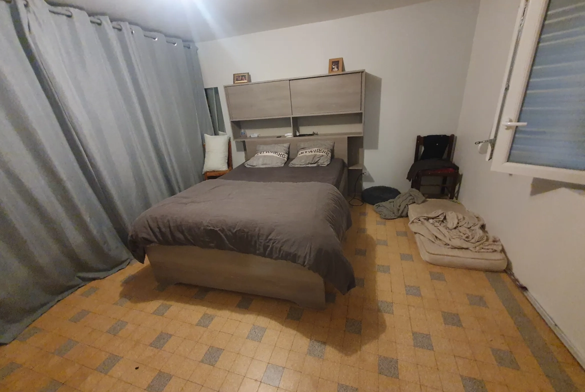 Ensemble immobilier à Villiers en lieu avec 8 chambres, garage et terrain de 1630 m² 