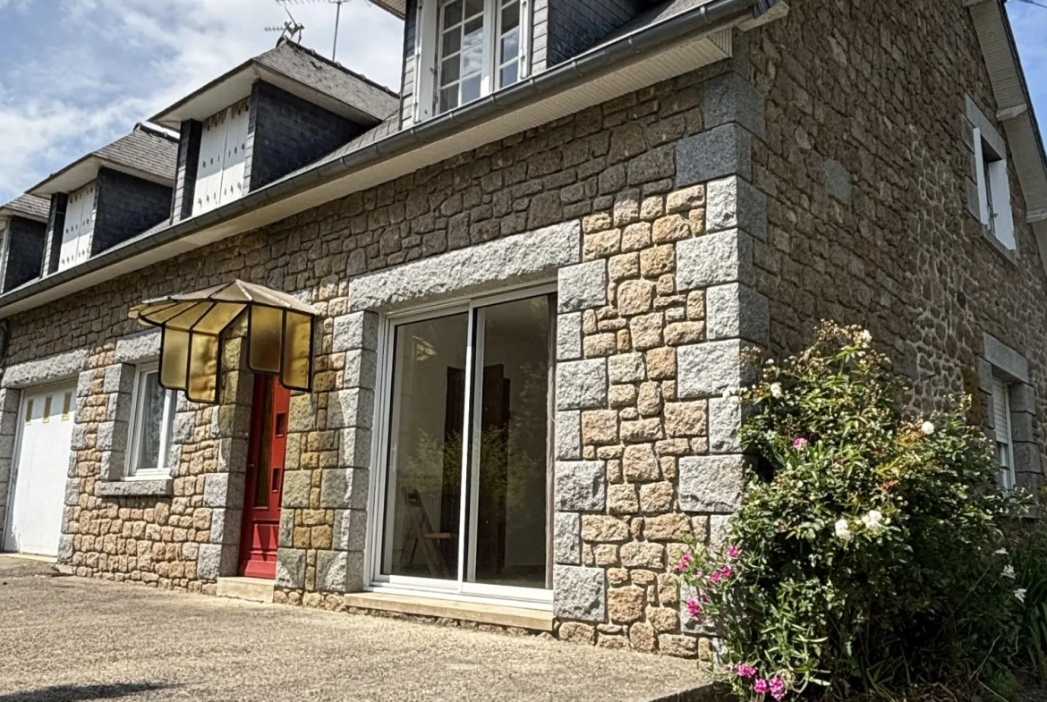 Maison en pierre à Louvigné-du-Désert avec garage et terrain de 1775 m² 