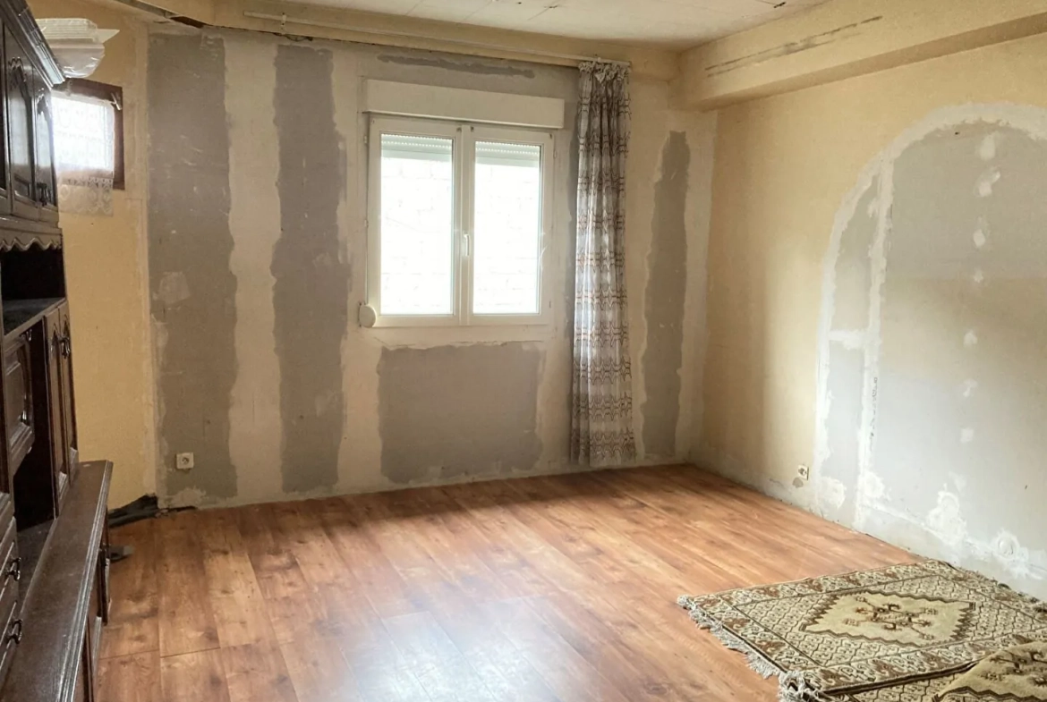 Maison à rafraîchir avec jardin et garage à Friville-Escarbotin 