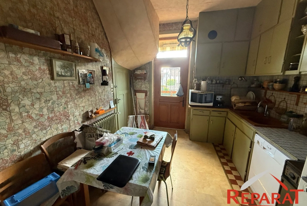 Maison en pierre à vendre à Brive-la-Gaillarde, proche du centre et des écoles 