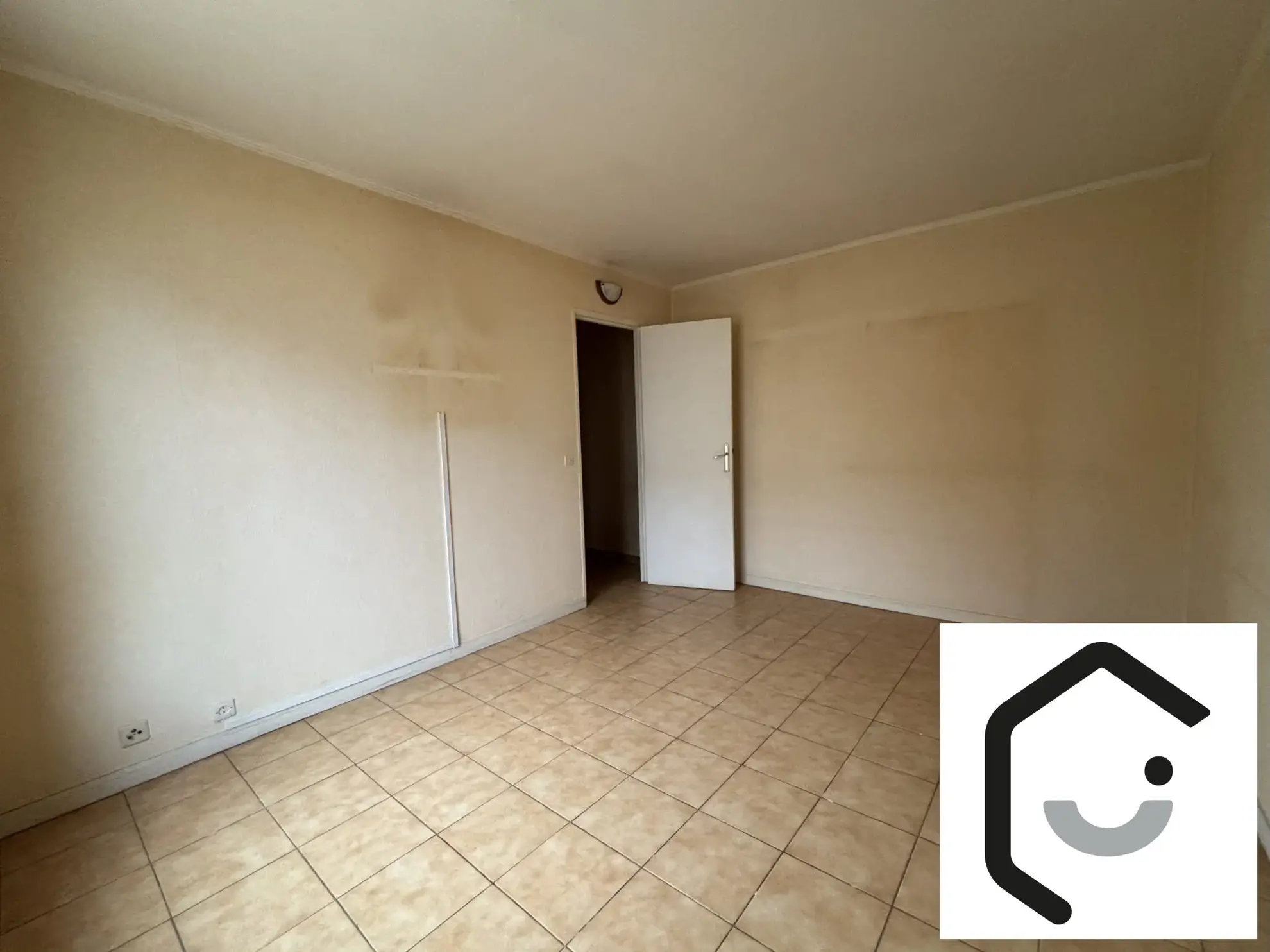 Appartement T2 à vendre à Montmorency avec balcon et cave – Opportunité idéale 