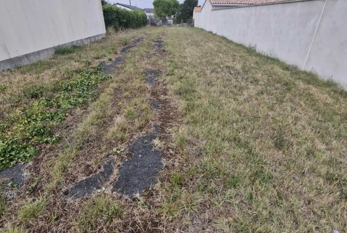 Terrain à bâtir de 333 m² à Meschers, proche Royan, Viabilisé 