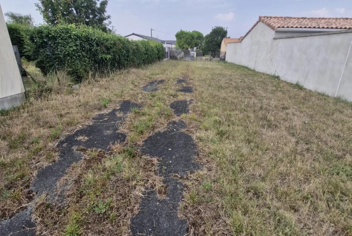 Terrain à bâtir de 333 m² à Meschers, proche Royan, Viabilisé 