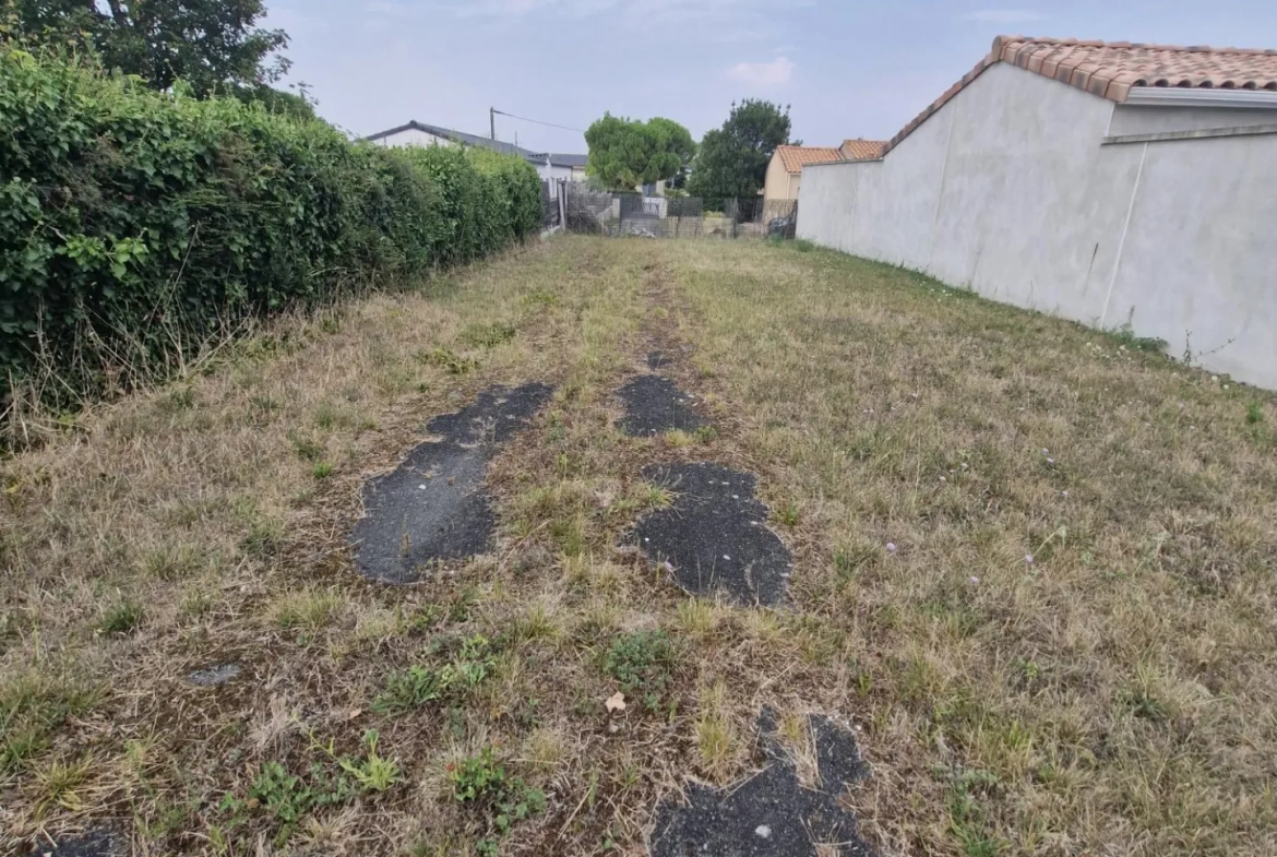Terrain à bâtir de 333 m² à Meschers, proche Royan, Viabilisé 